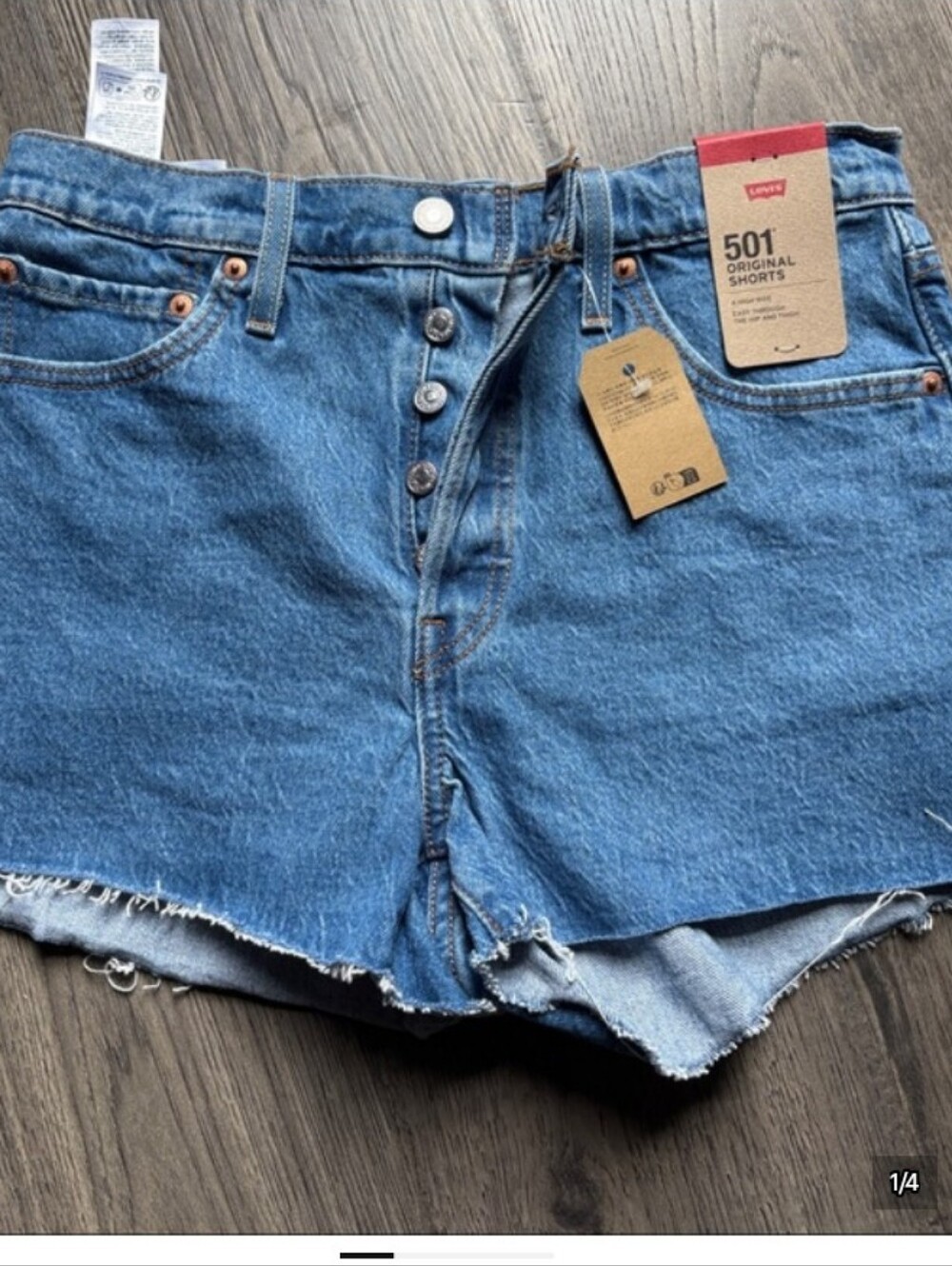 Levi's Women's 501 Original High Rise Cutoff Denim Jean Shorts Size 27 / 4 NWT - Picture 2 of 9